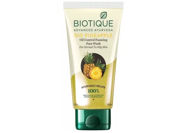 Biotique Bio Pineapple Oil Control Foaming Face Wash