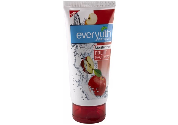 Everyuth Naturals Moisturizing Fruit Face Wash with Apple Extracts