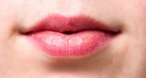 Homemade Beauty Tips For Dry and Chapped Lips