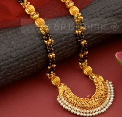 Chand Bali inspired mangalsutra locket with pearls